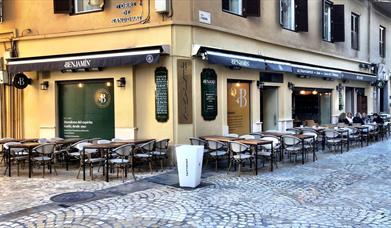 Ultramarinos Benjamín