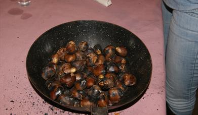 Tostón de castañas en Casares