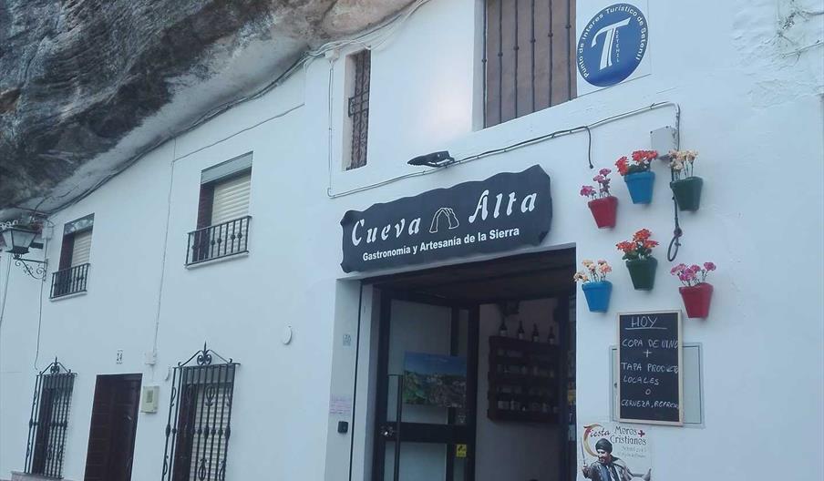 CUEVA ALTA