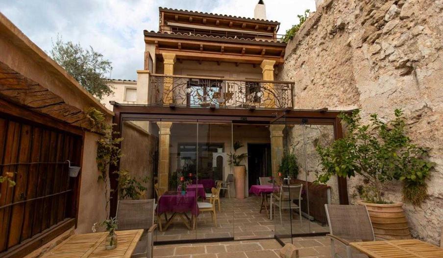 Hotel Poeta Jorge Manrique