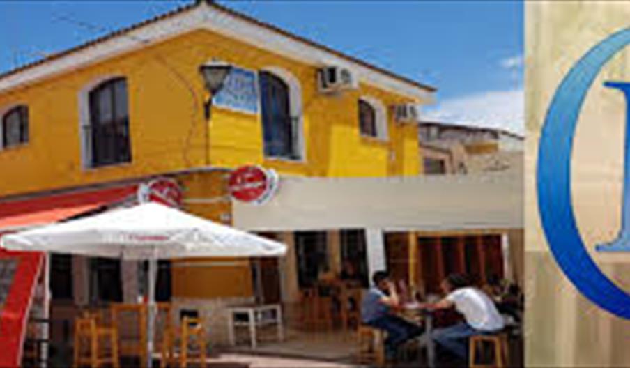 Blanco Cerrillo, entradas y terrazas