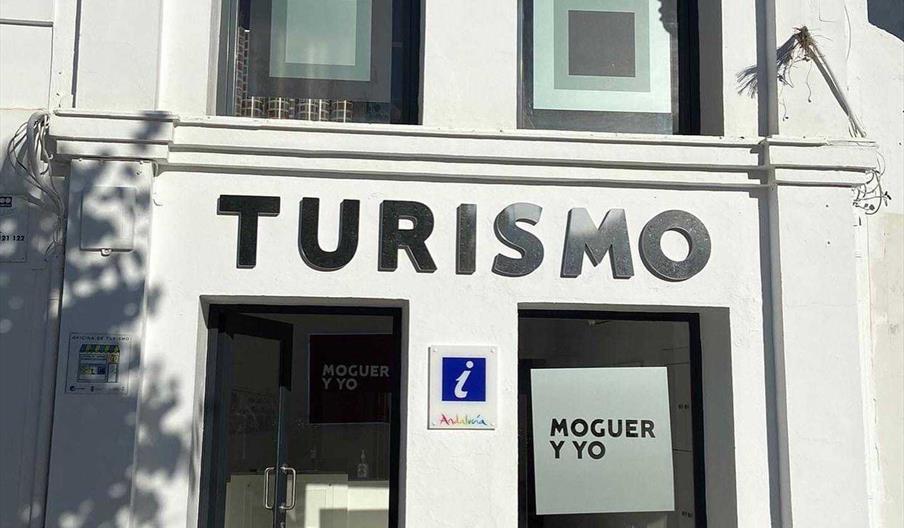 FACHADA OFICINA DE TURISMO DE MOGUER