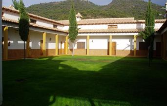 Hostal Aula de Naturaleza El Hornico