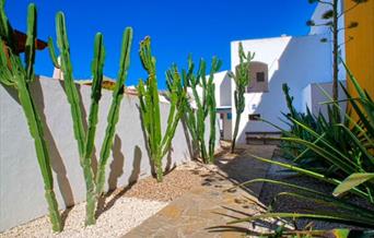 Hostal Doña Lola Marina