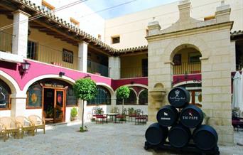 Hotel Bodega Real