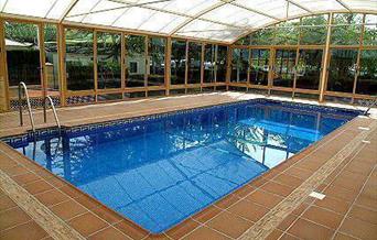 Piscina Cubierta y climatizada